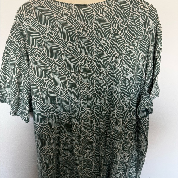 Goodfellow & Co Green Leaf Print Short Sleeve Tee - Picture 5 of 5